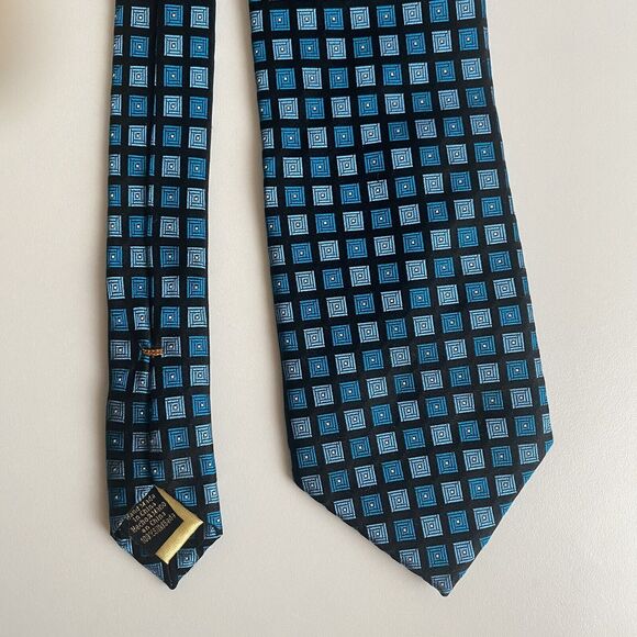 Donald J Trump Signature Collection‎ Silk Tie Blue Geometric Gold Bar 60”x3.5” - Picture 6 of 8
